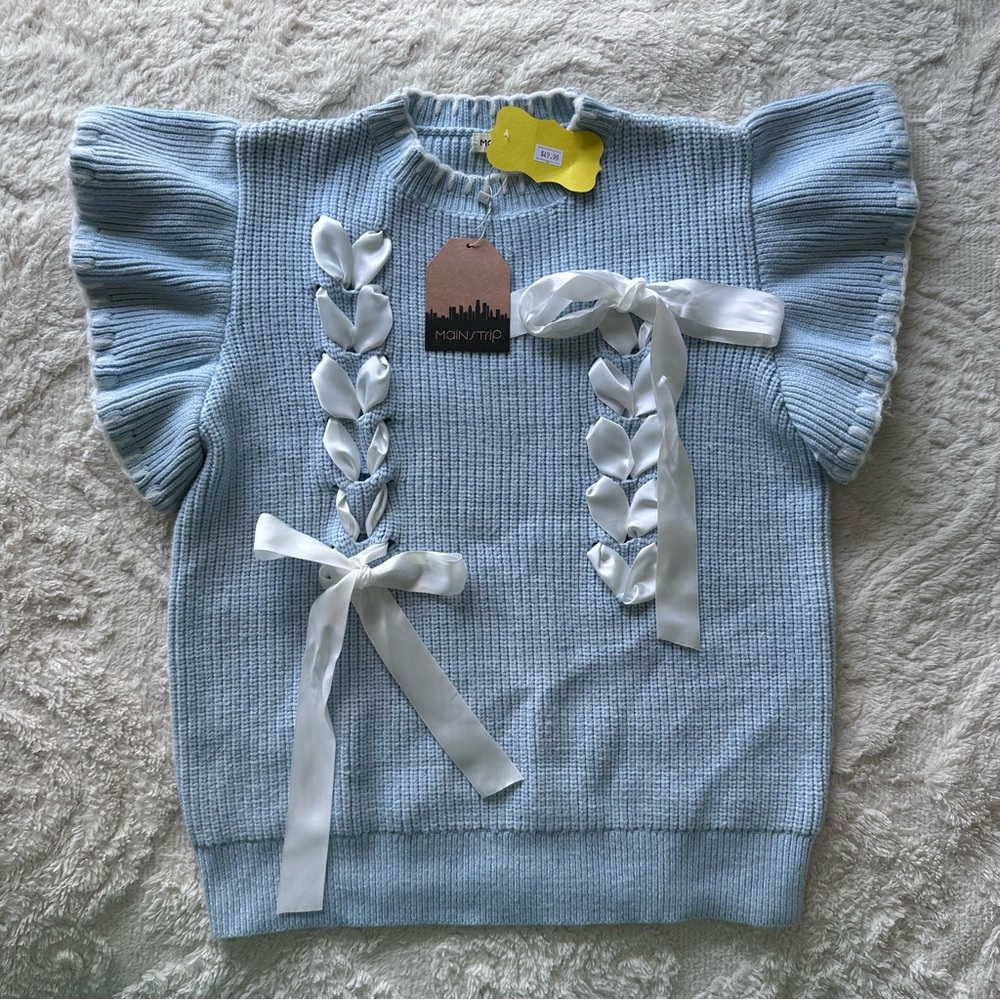NWT Beautiful Coquette Bow Soft Knit Flare Sleeve Blouse Top